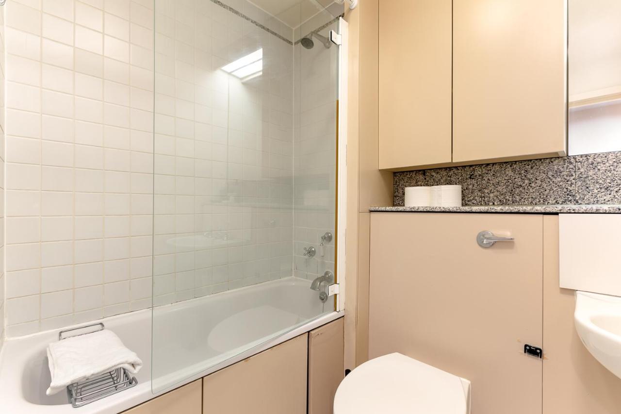 Point West Apartments 伦敦 外观 照片