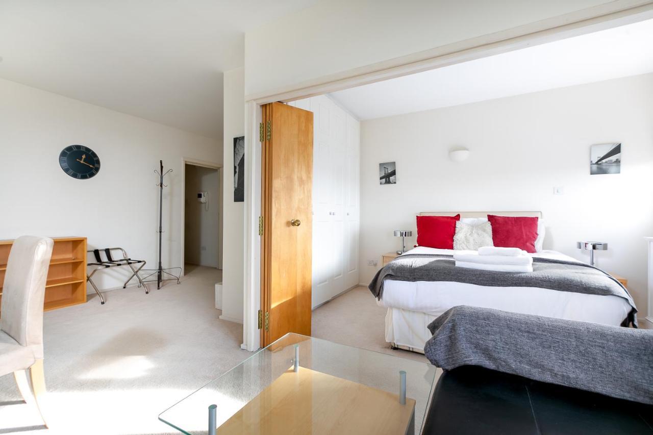 Point West Apartments 伦敦 外观 照片